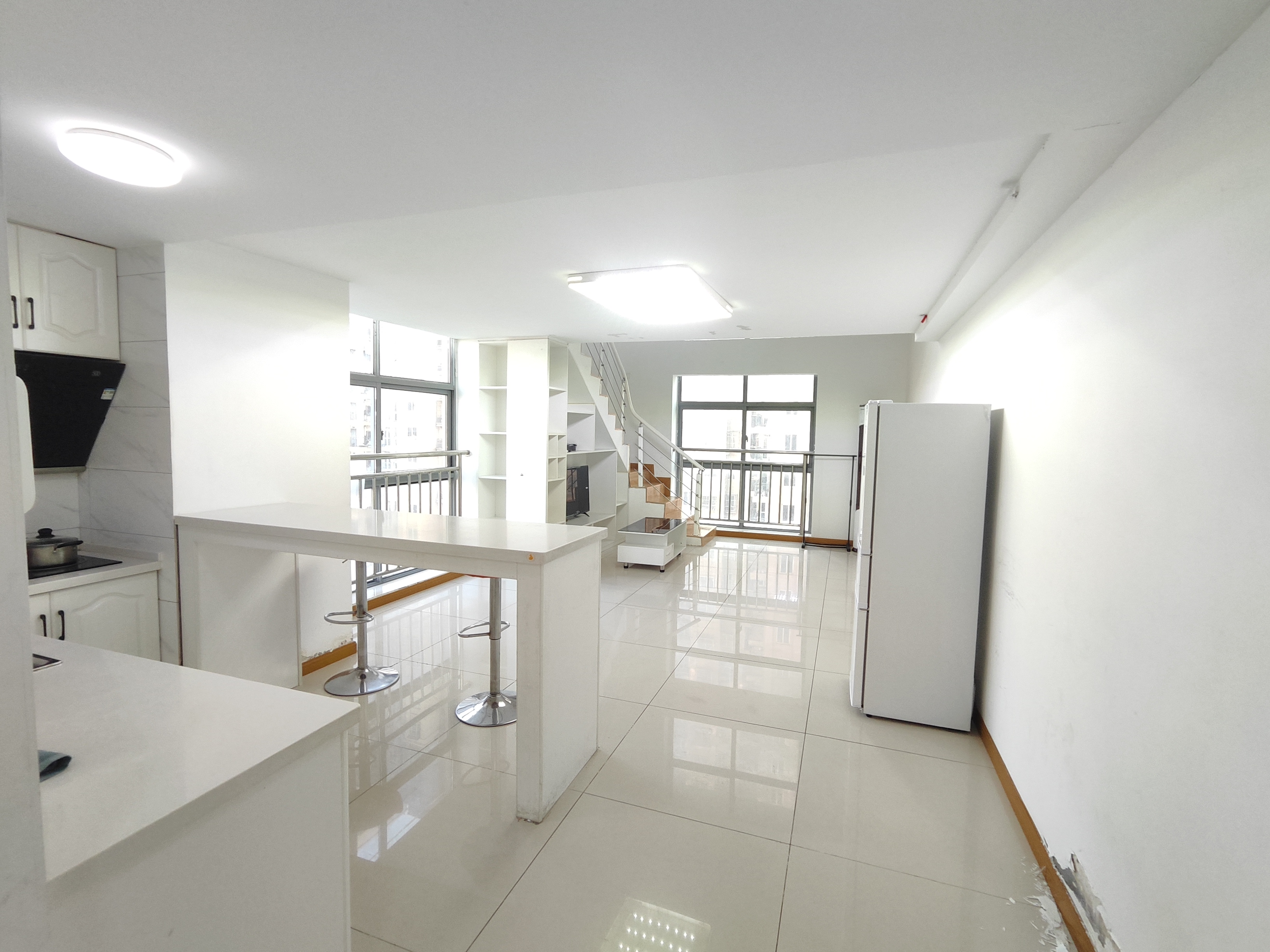 赛格时代广场 2室2厅2卫 65m²