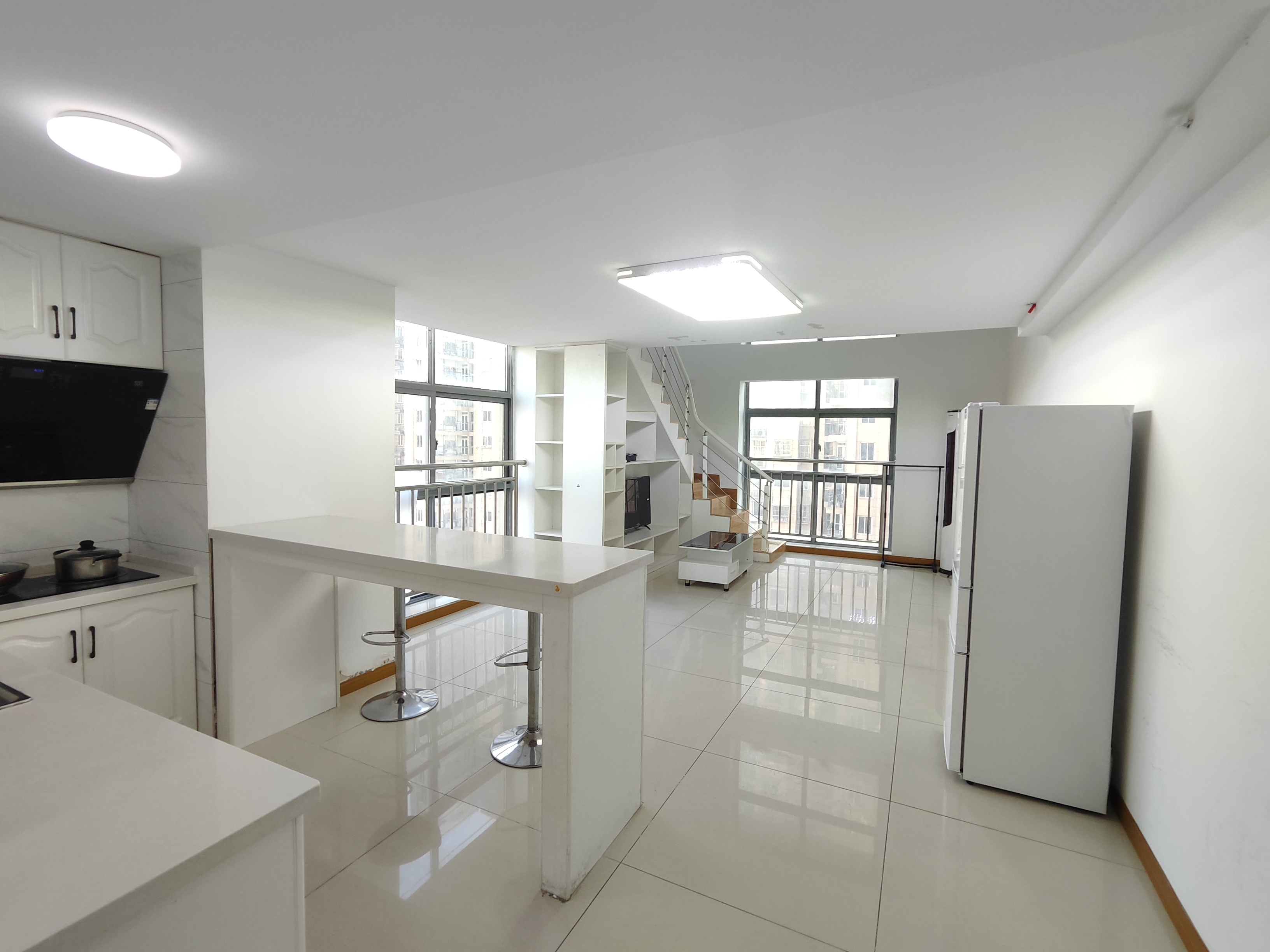 赛格时代广场 2室2厅2卫 65m&sup2;