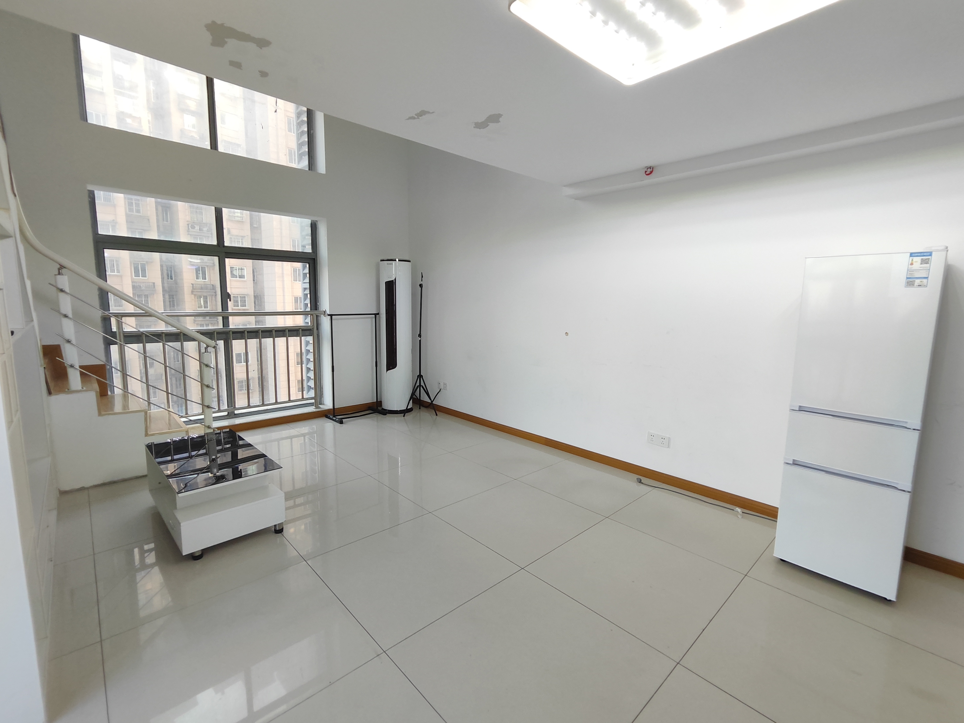 赛格时代广场 2室2厅2卫 65m&sup2;