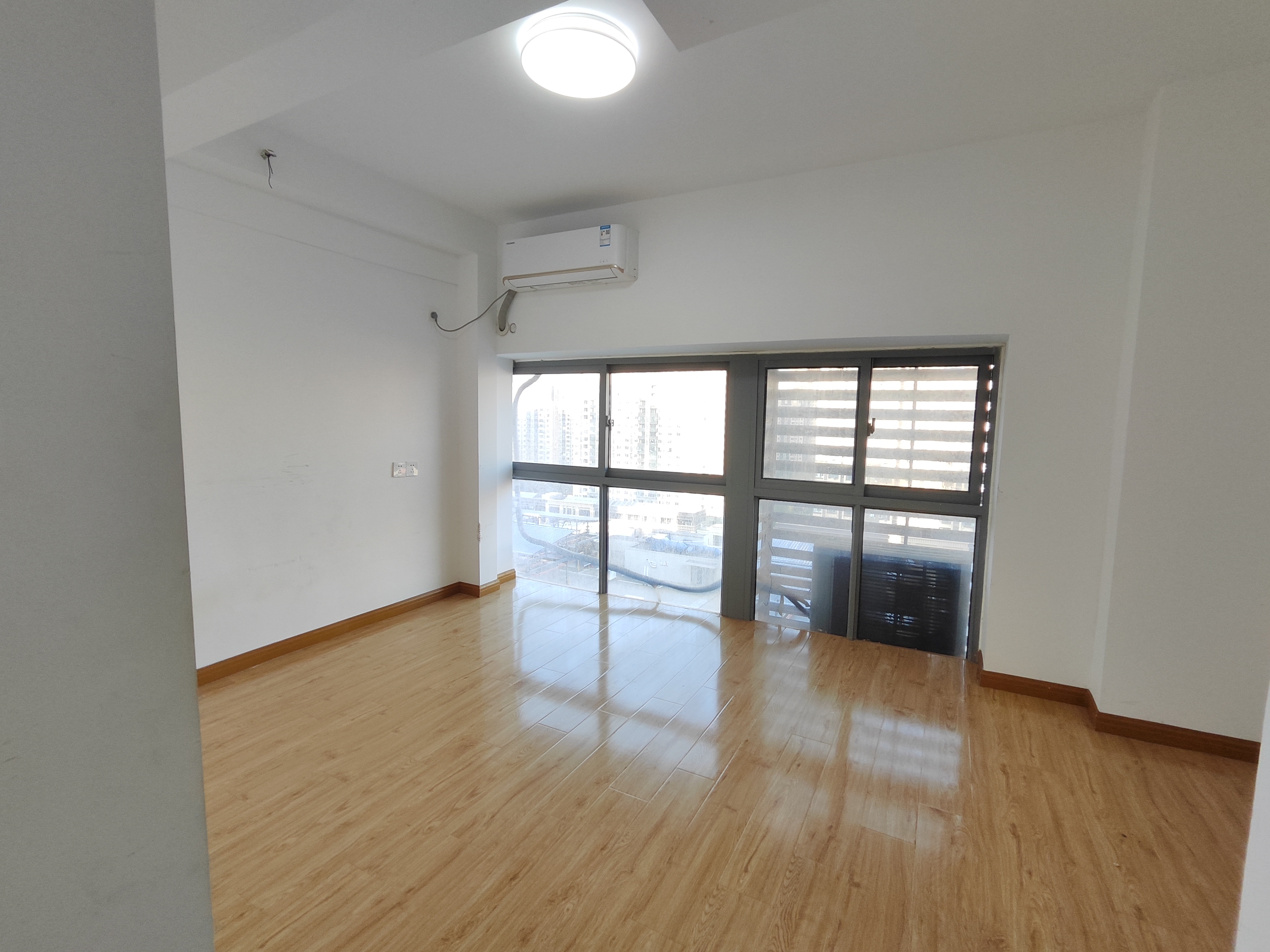 赛格时代广场 1室1厅1卫 60.00m&sup2;