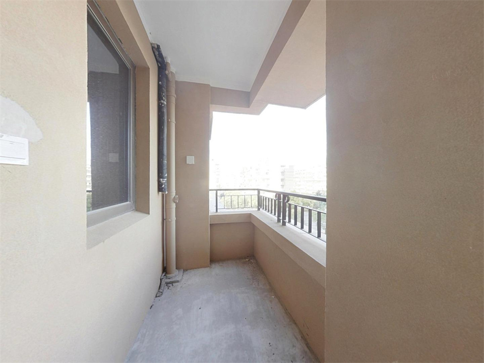 保利香槟国际 3室2厅2卫 139m&sup2;