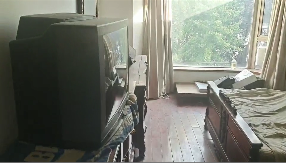 翡翠花园 3室2厅1卫 205.53m&sup2;