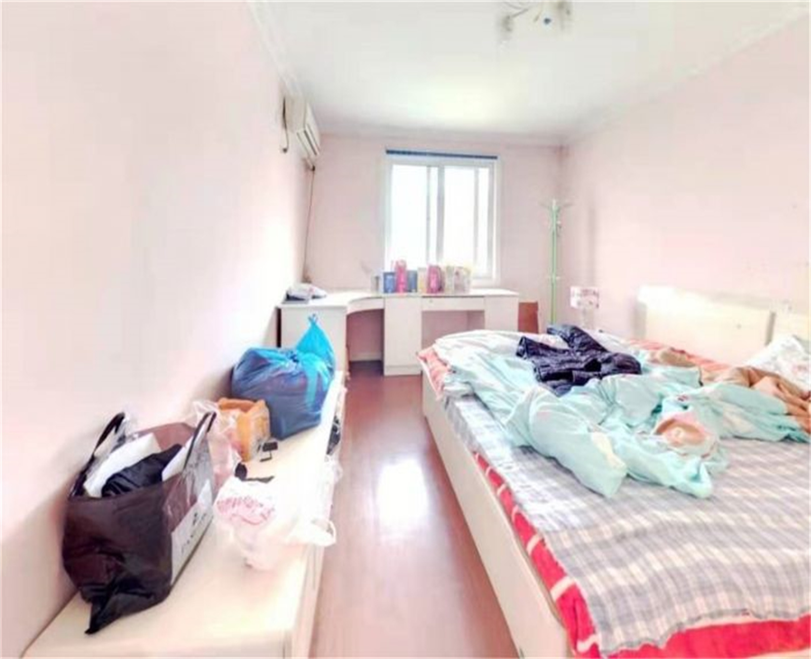 滨河东城 5室3厅3卫 188m&sup2;