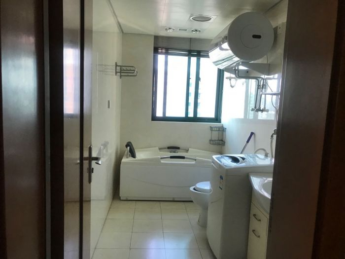 名都广场 3室2厅2卫 150m&sup2;