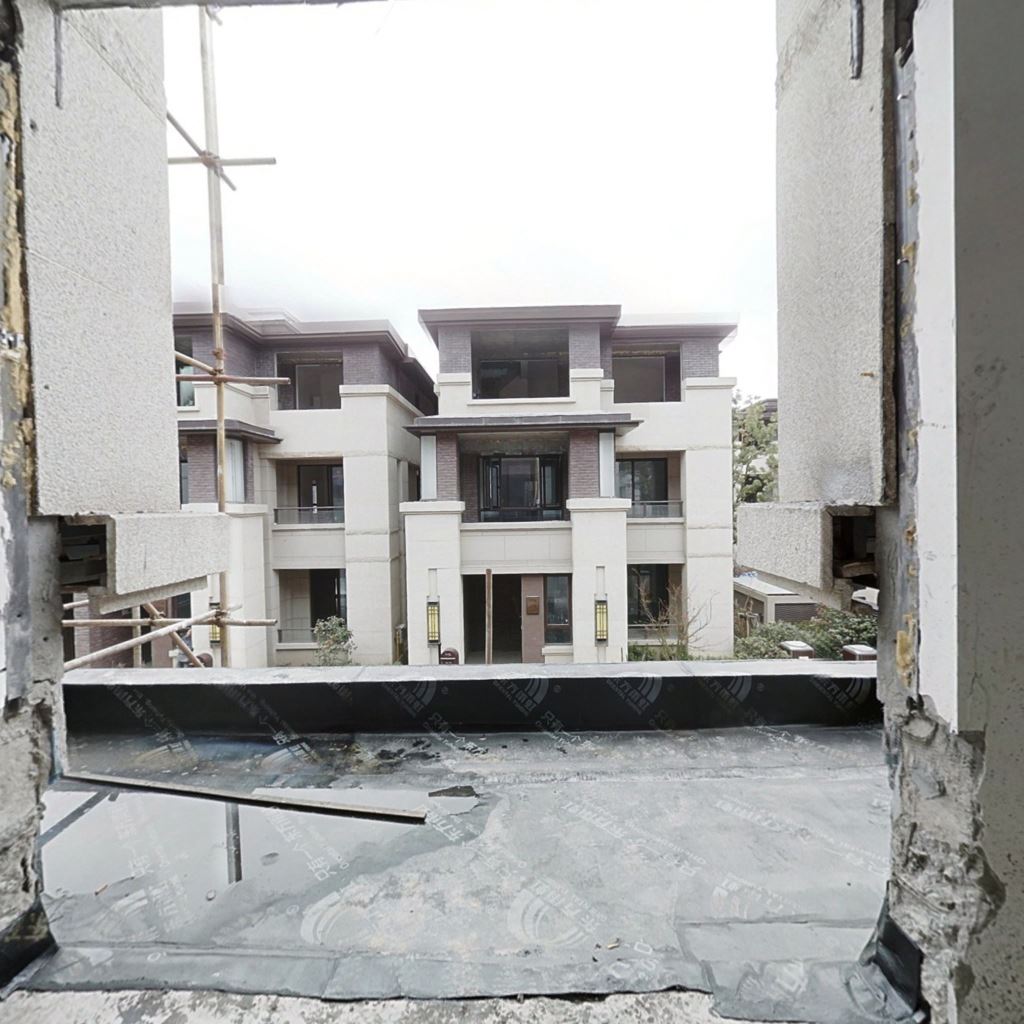 盛和九里香堤二期 5室2厅3卫 168.00m&sup2;