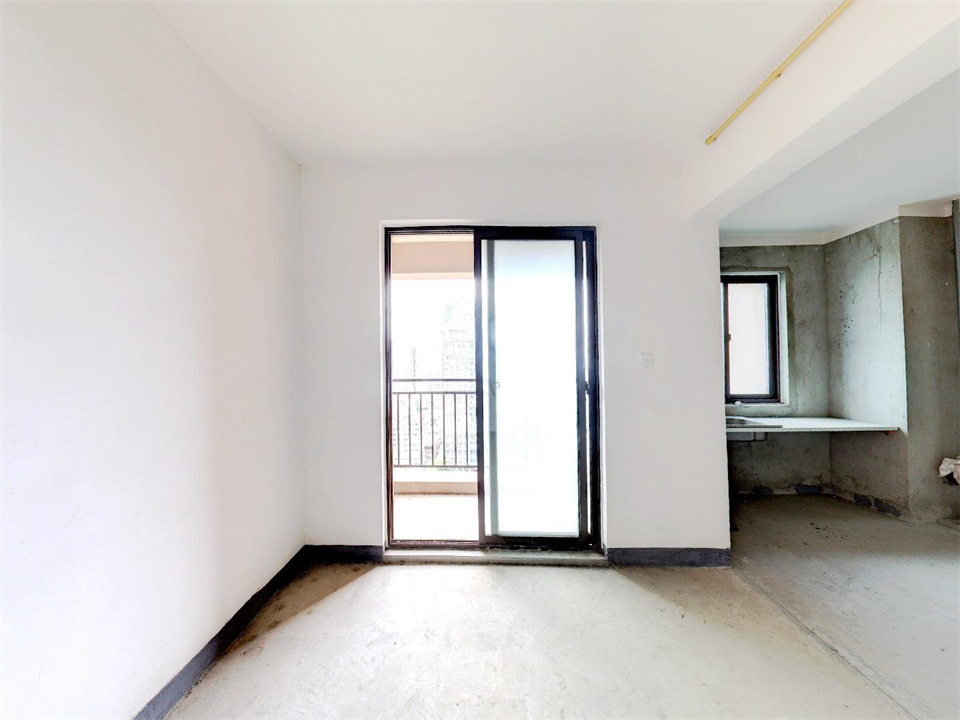 华强城 3室2厅1卫 113m&sup2;