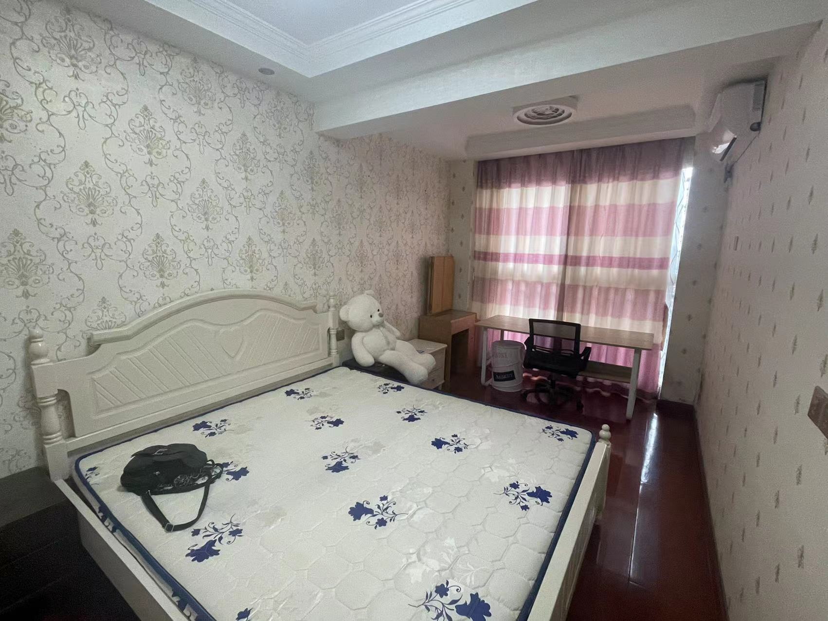 华强城三期 4室2厅1卫 120.00m&sup2;