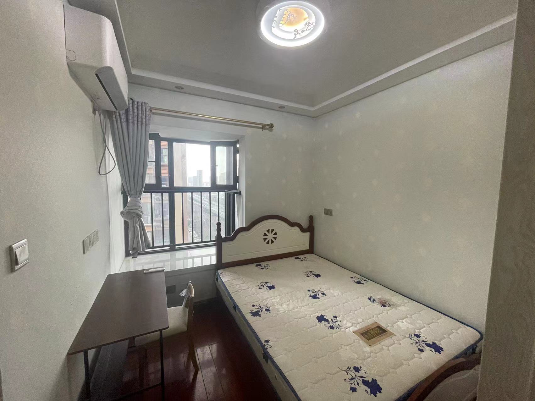 华强城三期 4室2厅1卫 120.00m&sup2;