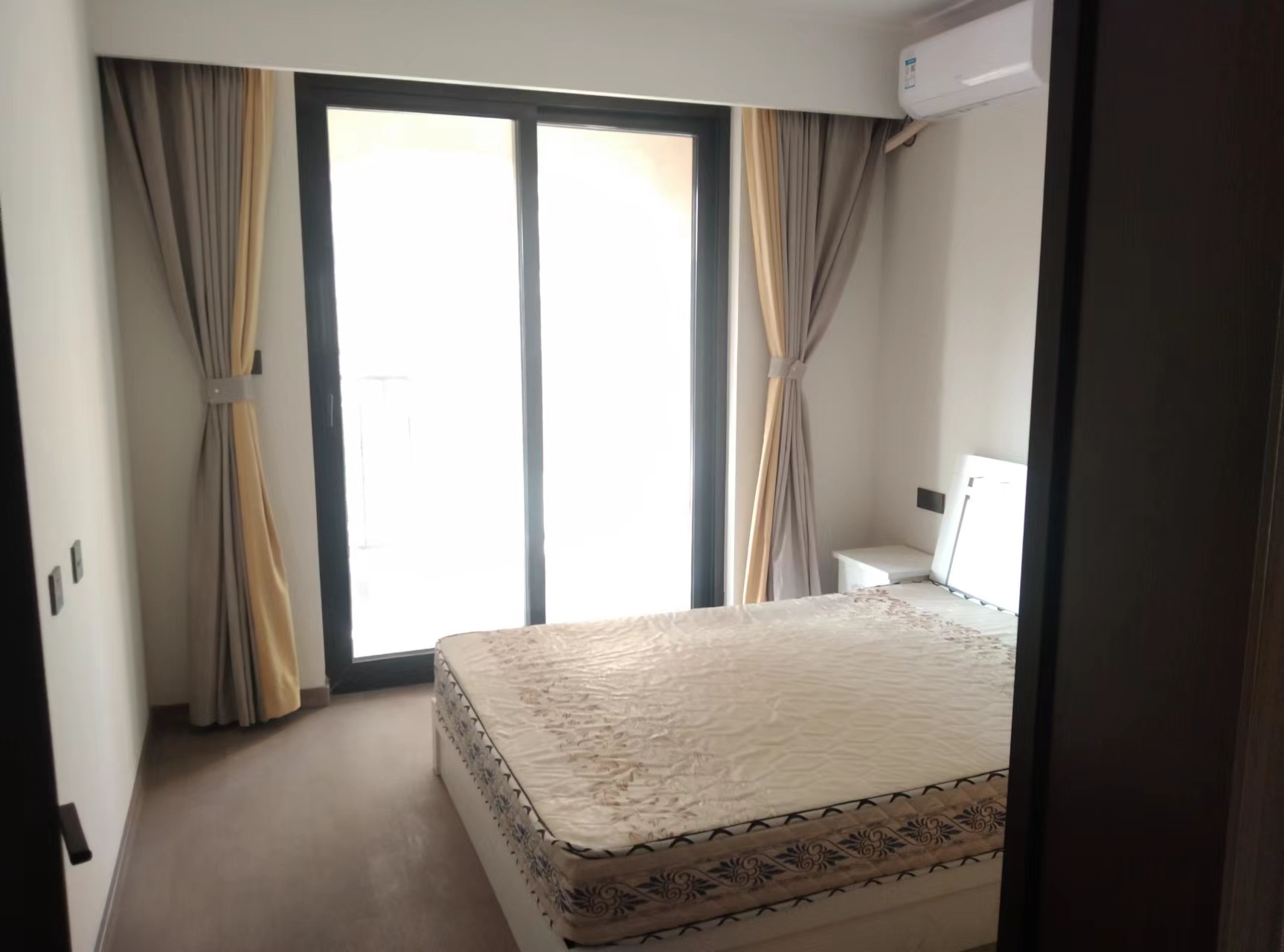 万科有湖（翡翠心湖） 3室2厅2卫 126m&sup2;