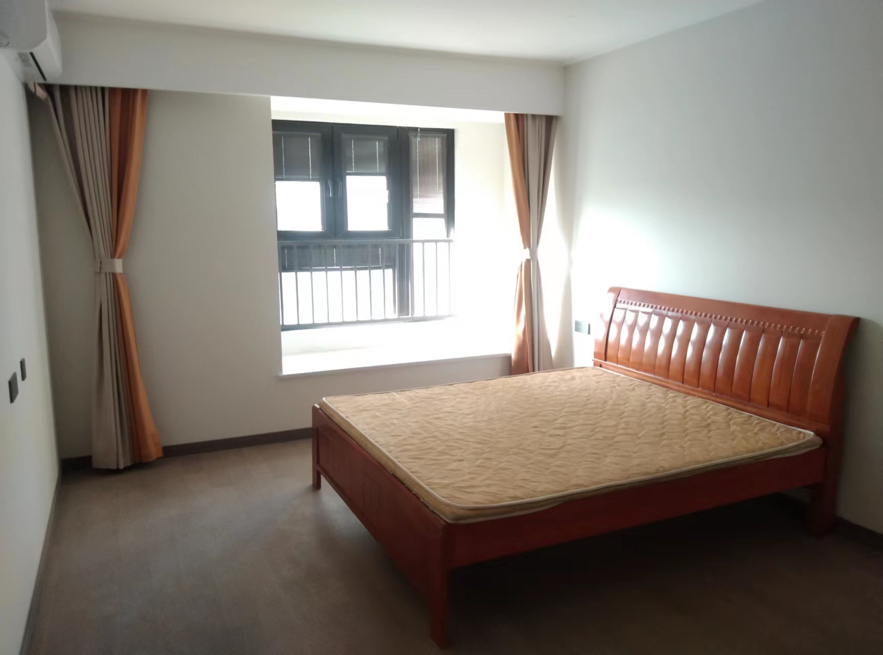万科有湖（翡翠心湖） 3室2厅2卫 126m&sup2;