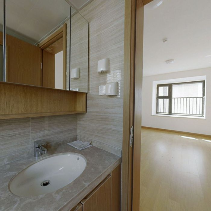绿地新里城 3室2厅2卫 115m&sup2;