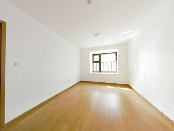 绿地新里城 3室2厅2卫 115m&sup2;