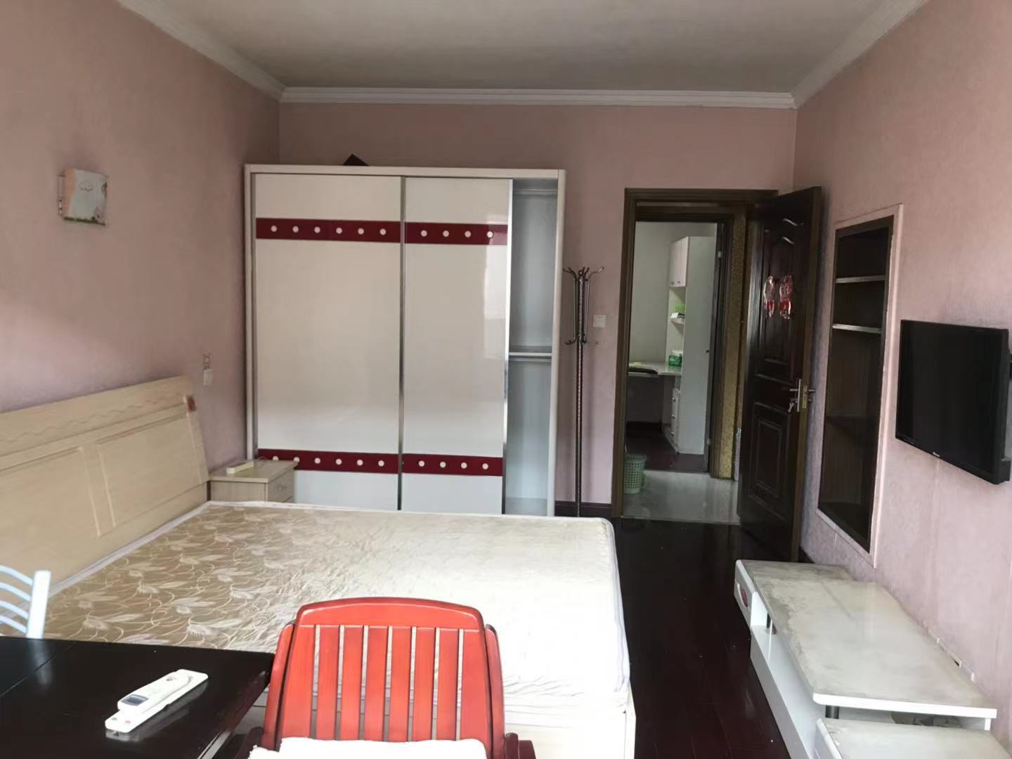 地区机关宿舍 1室1厅1卫 45m&sup2;