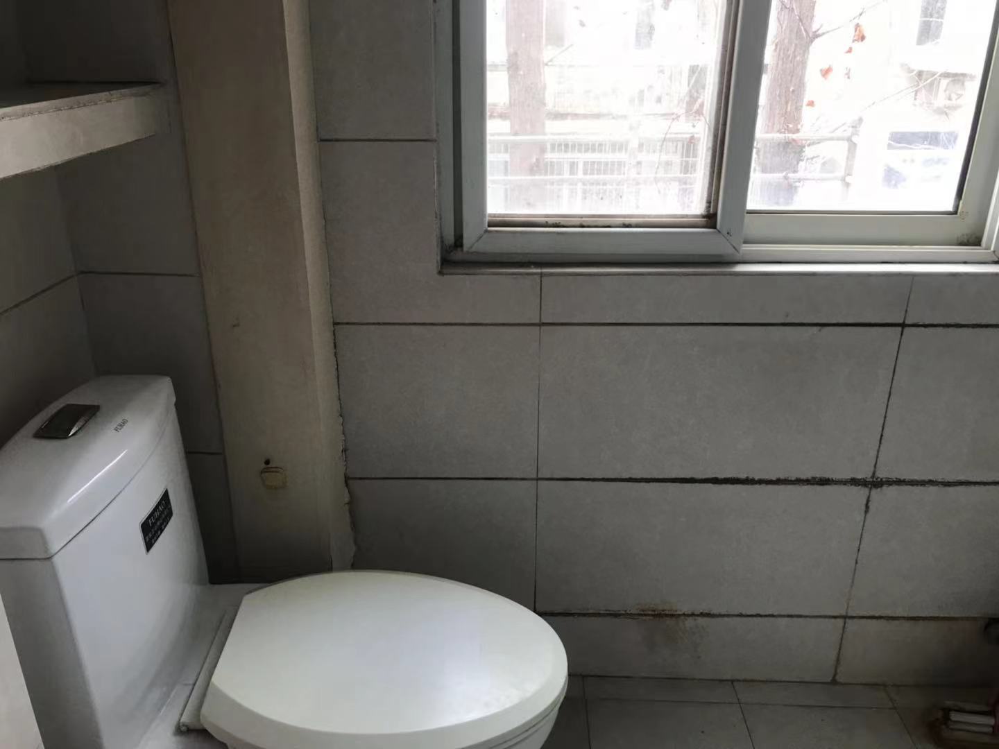 地区机关宿舍 1室1厅1卫 45m&sup2;