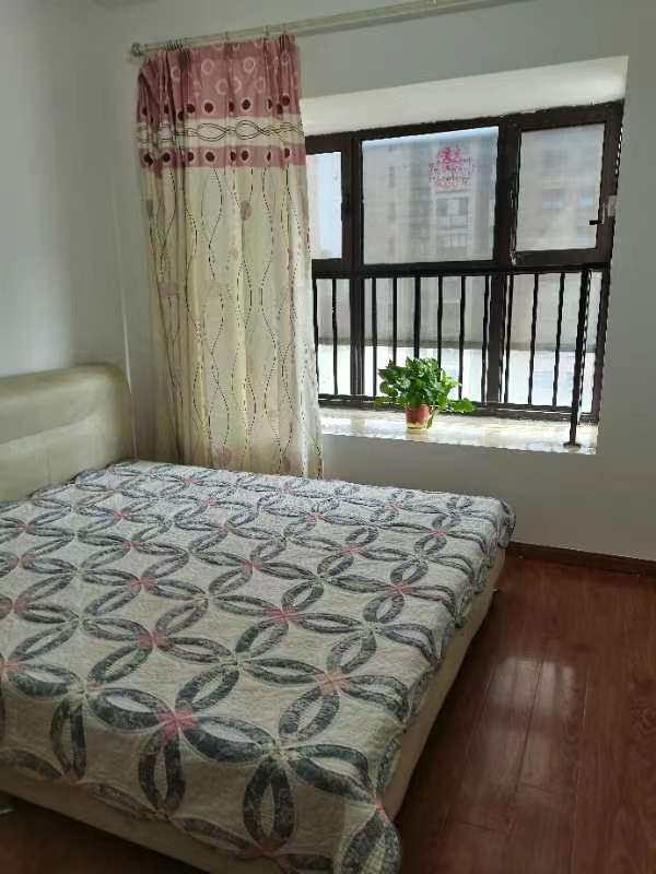 华强城 2室1厅1卫 80m&sup2;
