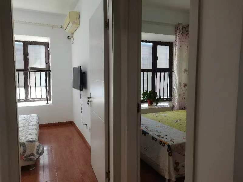 华强城 2室1厅1卫 80m&sup2;