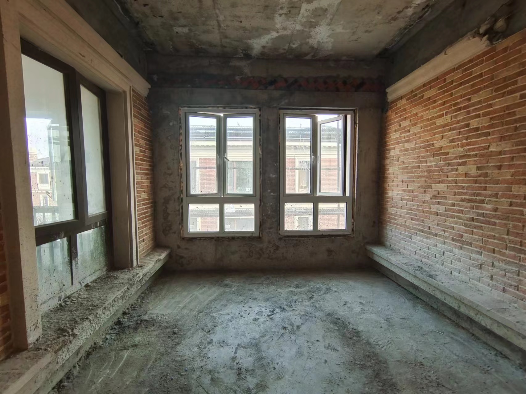 顺发御园 5室3厅3卫 312m&sup2;