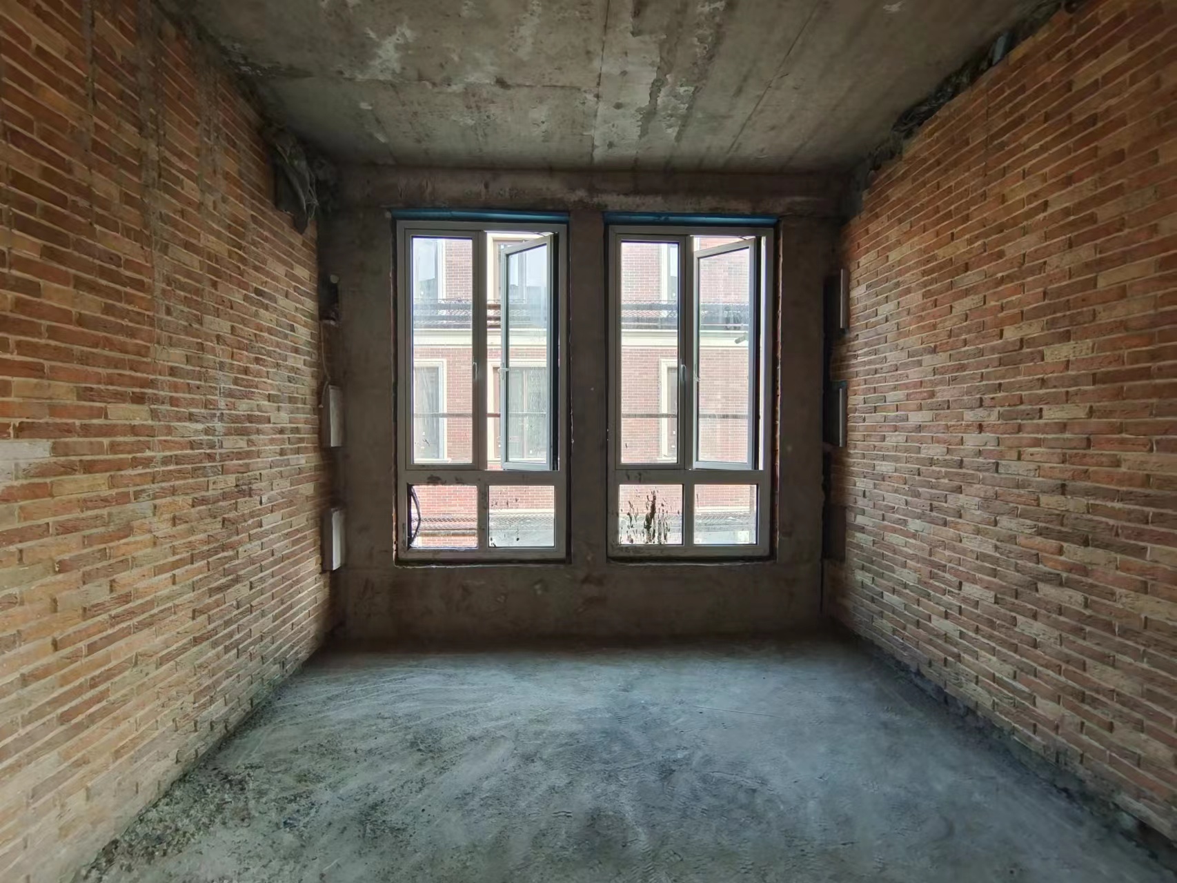 顺发御园 5室3厅3卫 312m&sup2;
