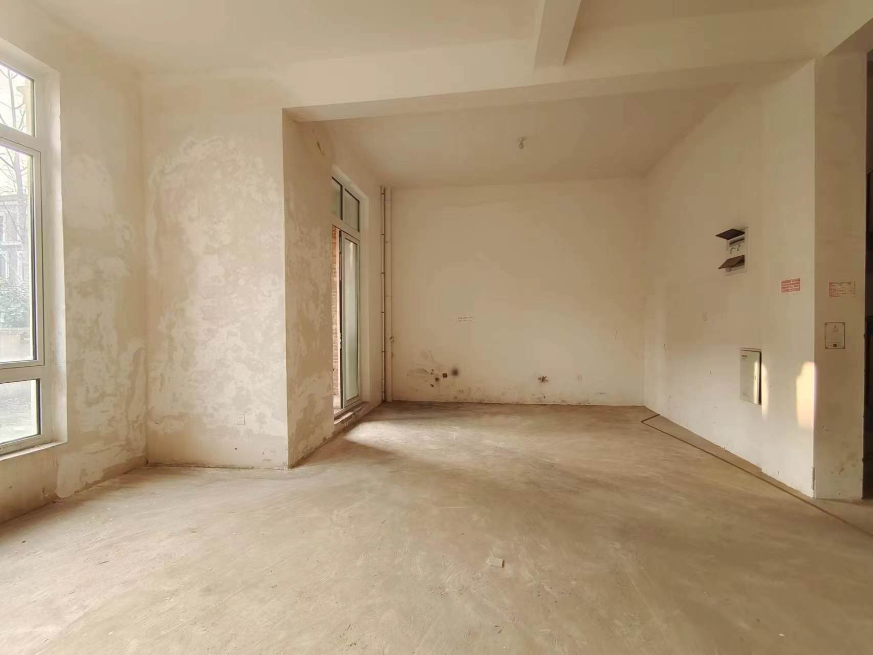 顺发御园 5室3厅3卫 312m&sup2;
