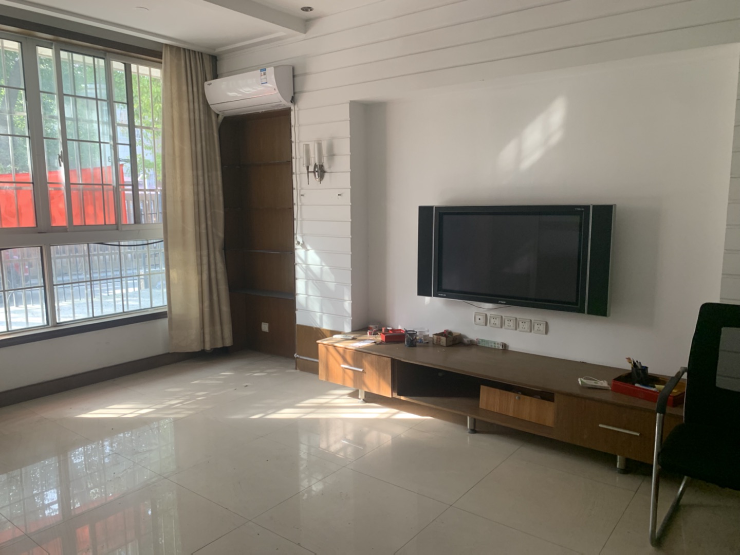 爱玛花苑 4室2厅2卫 282.65m&sup2;