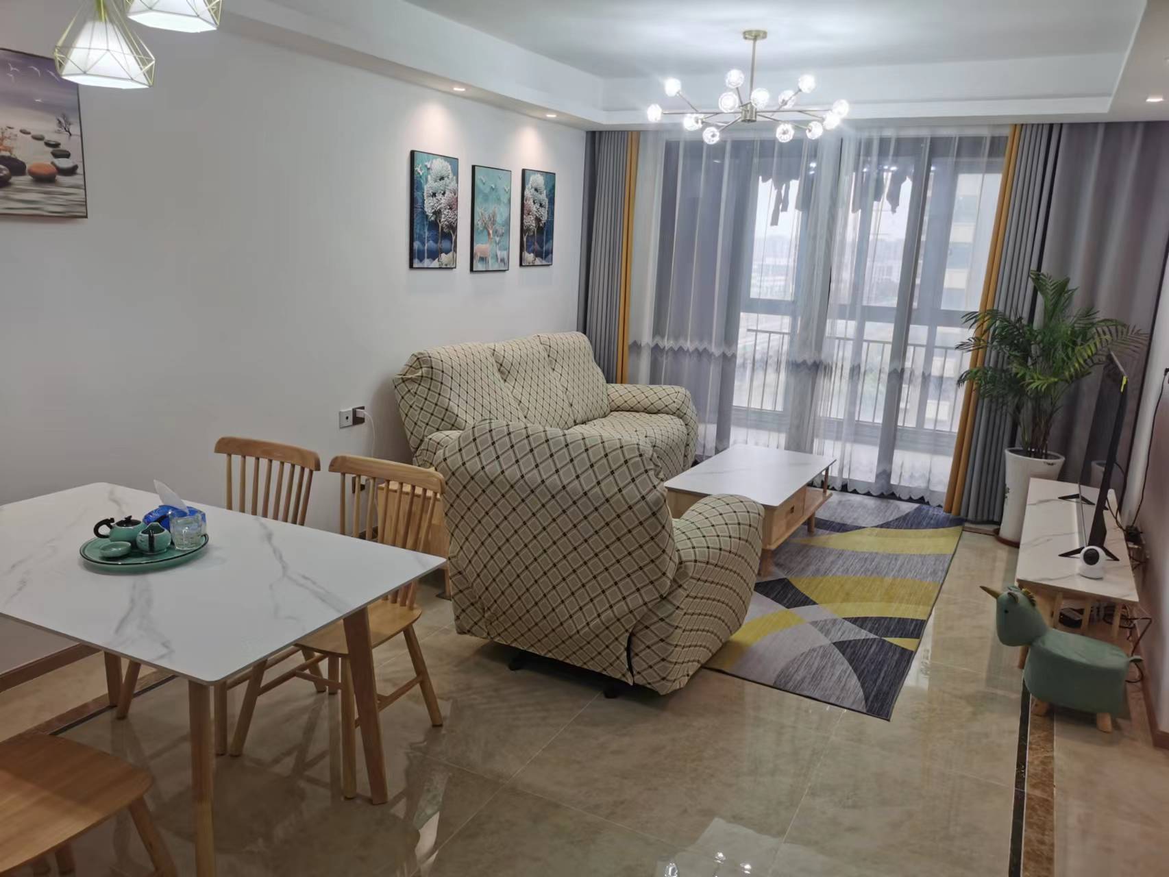 林肯公园 3室2厅1卫 93m&sup2;