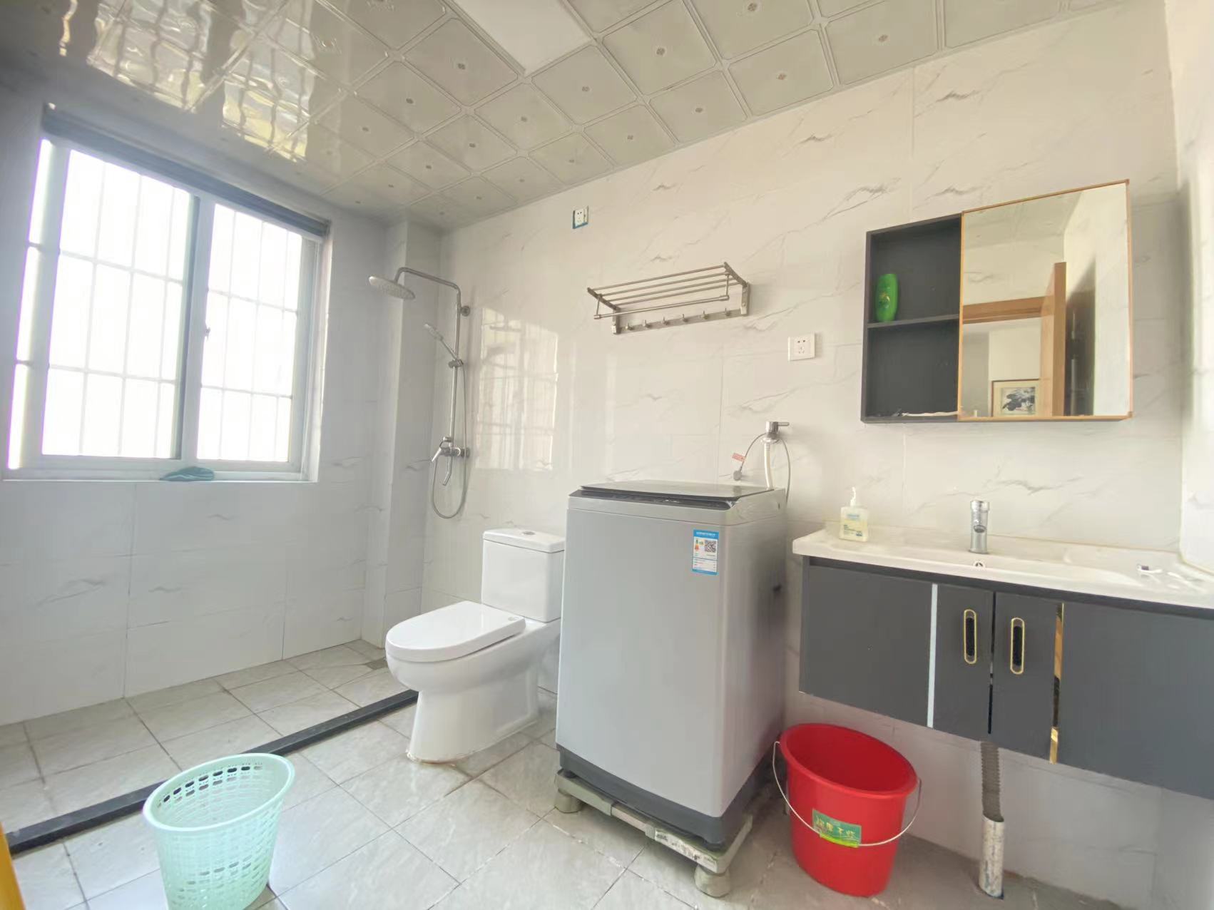 景明花苑 5室2厅2卫 164m²