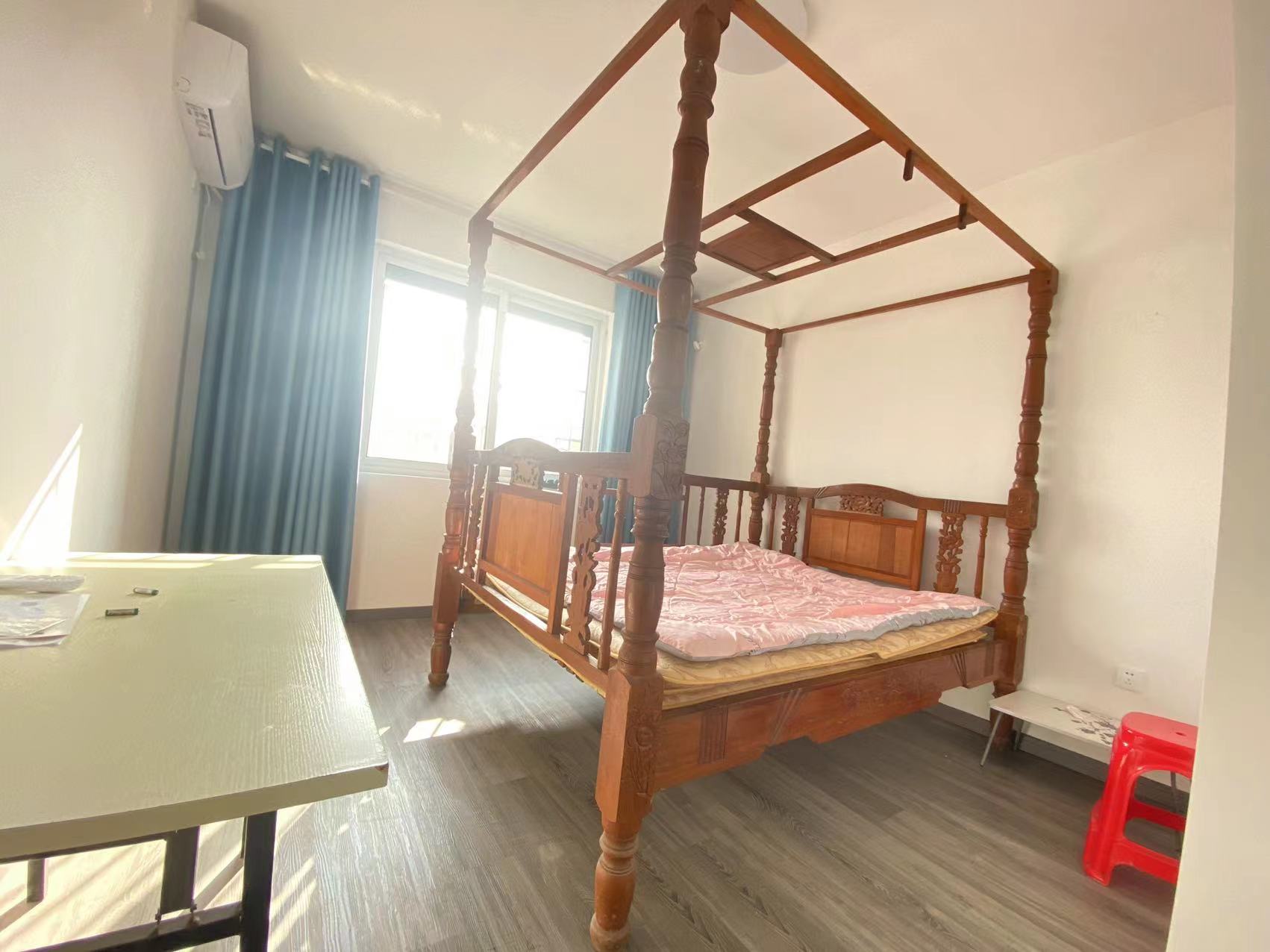 景明花苑 5室2厅2卫 164m²