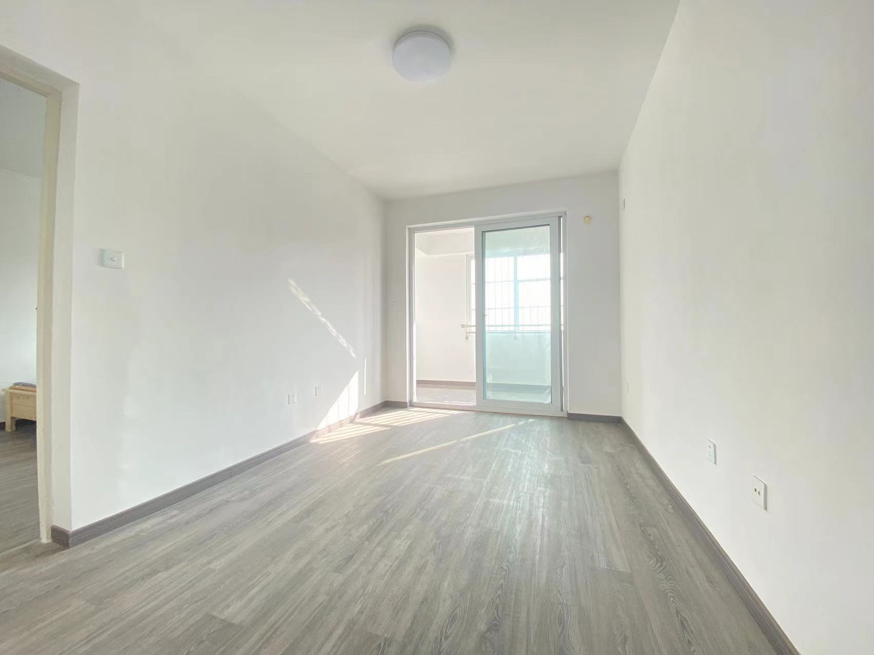 景明花苑 5室2厅2卫 164m²