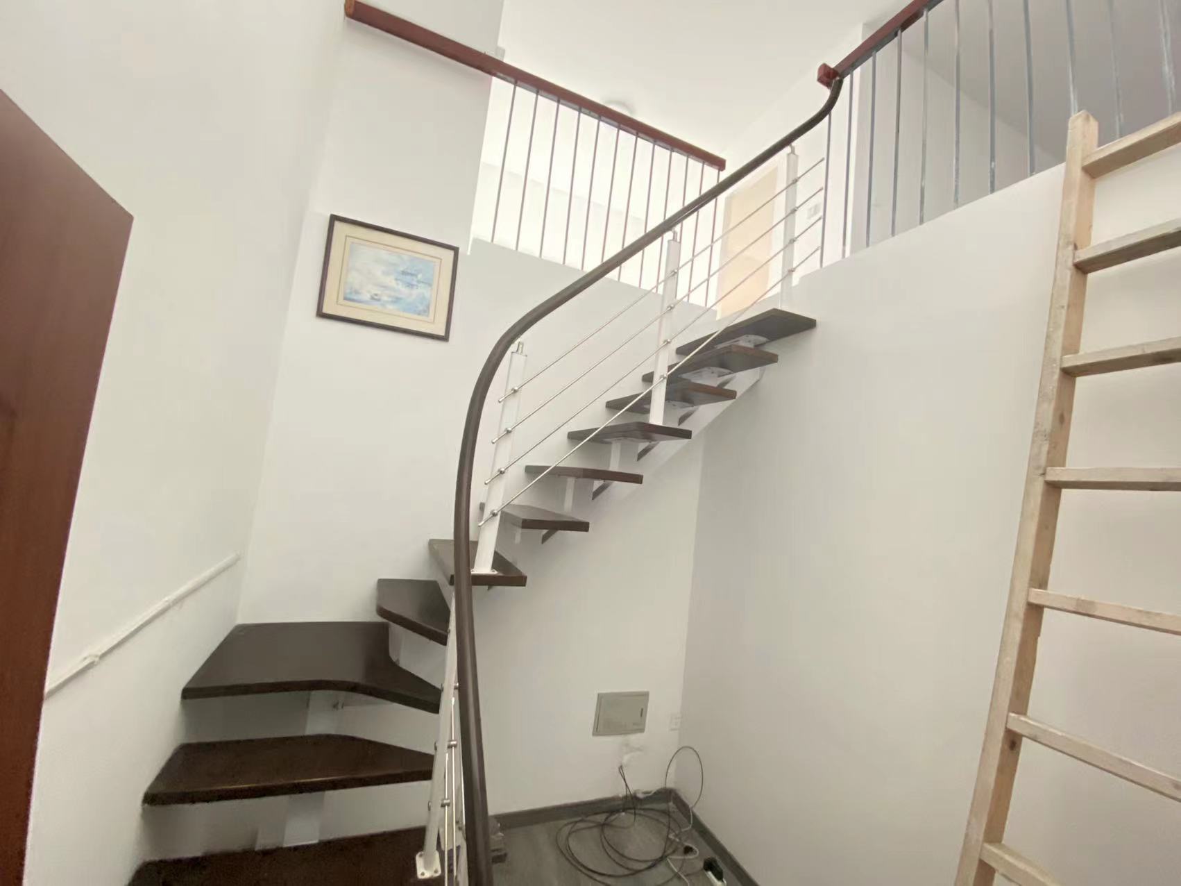 景明花苑 5室2厅2卫 164m²