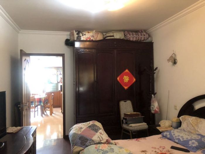 东昇花园 4室2厅2卫 173m&sup2;