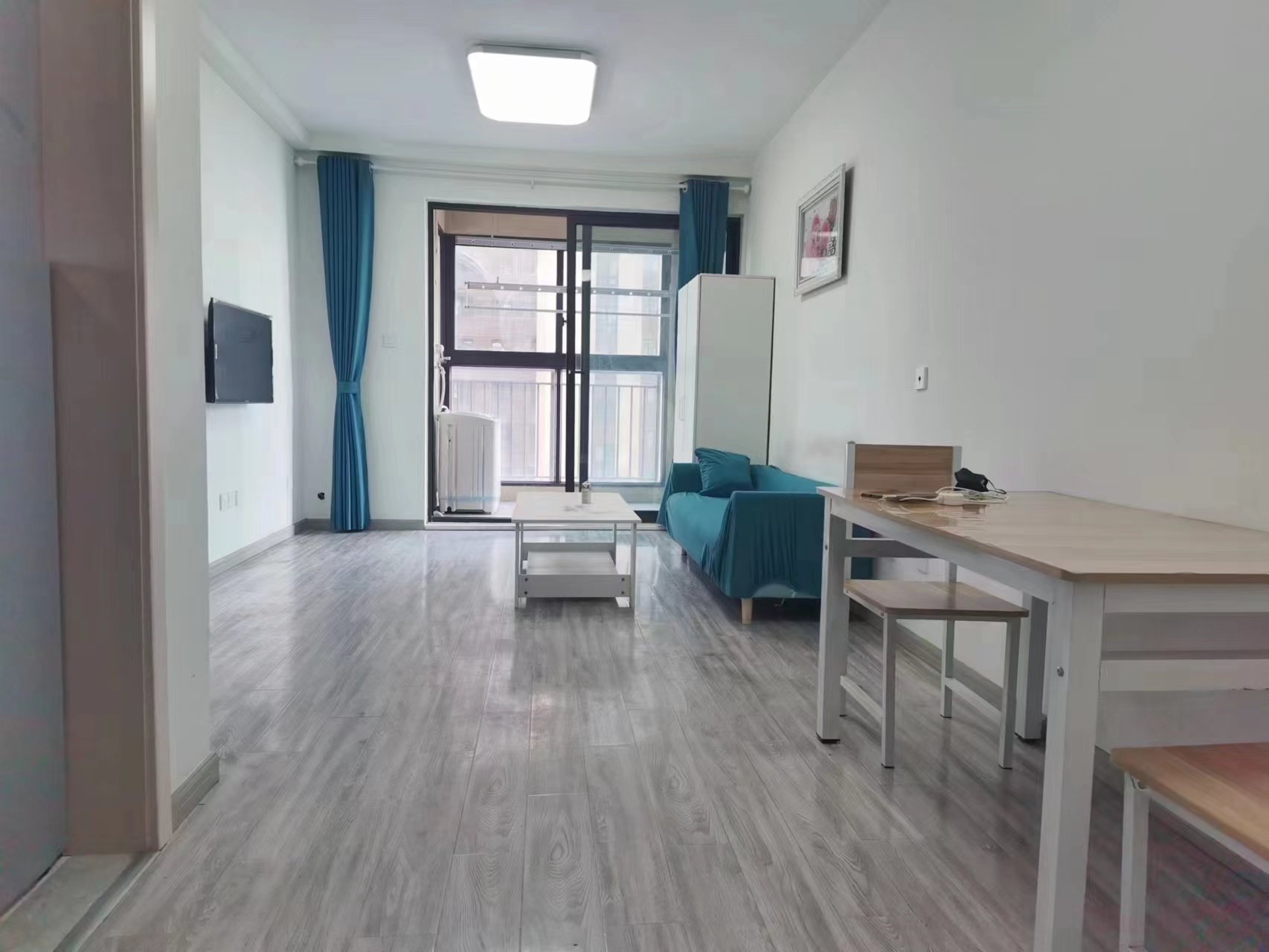 绿地新里城 3室2厅1卫 99m&sup2;