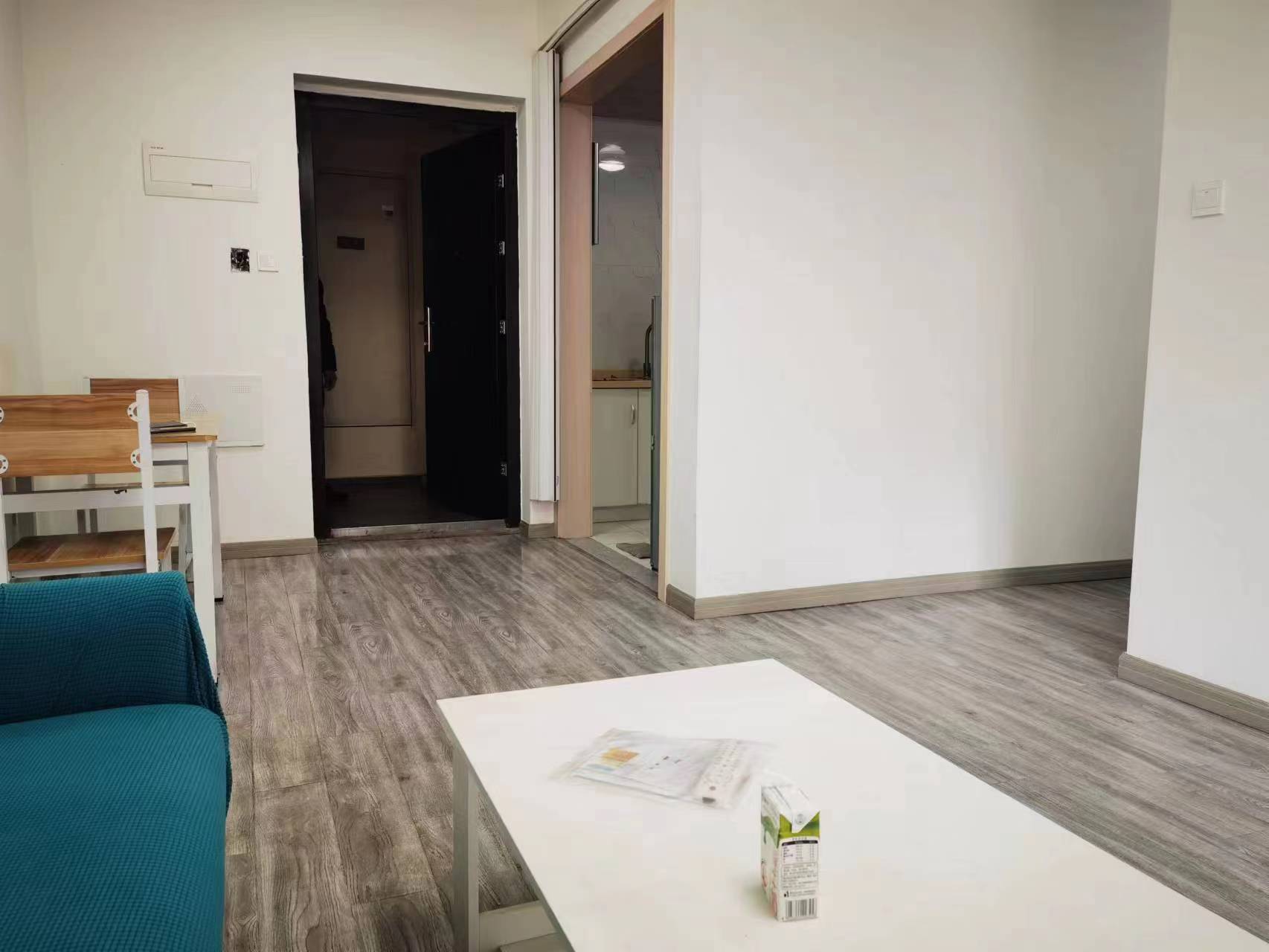 绿地新里城 3室2厅1卫 99m&sup2;