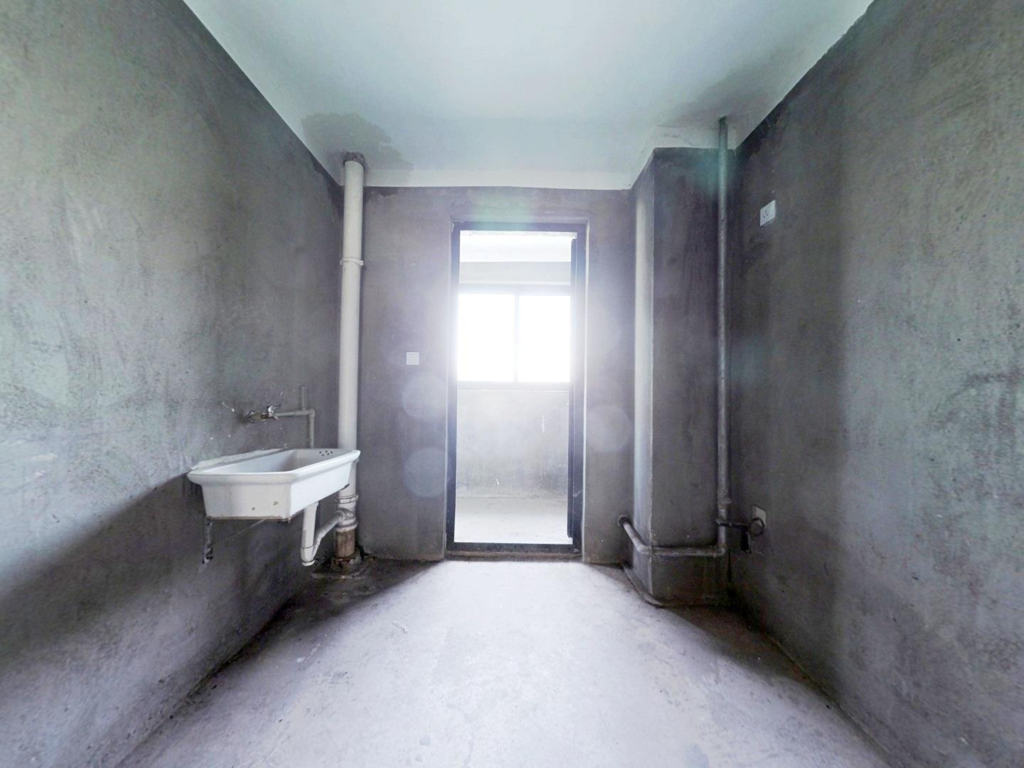 龙田花苑一期 3室2厅2卫 137.00m&sup2;