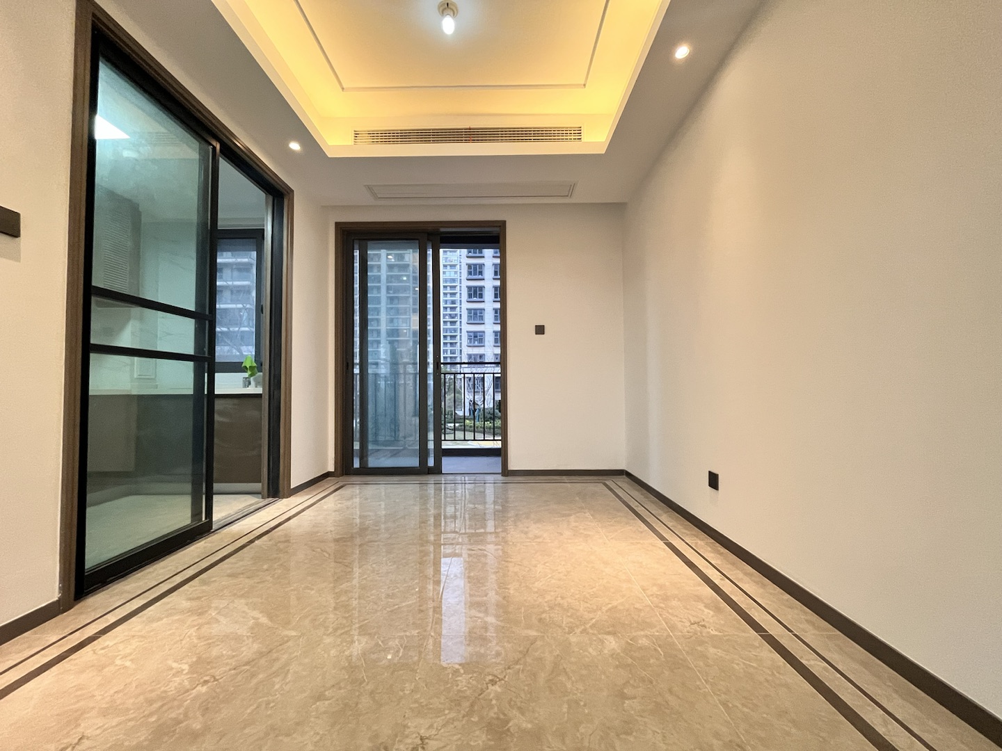 都会沁园 4室2厅2卫 151m²