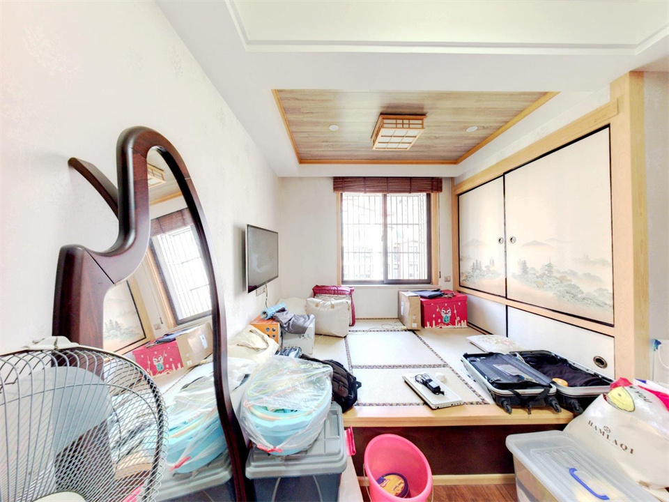 华强城 3室2厅2卫 135.69m&sup2;