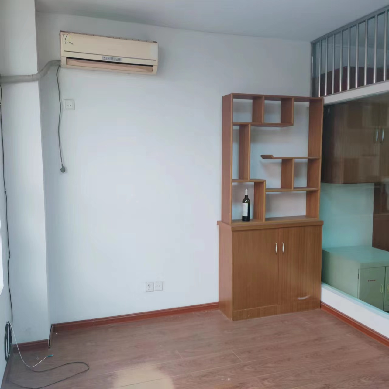 名都广场 3室1厅1卫 350m&sup2;