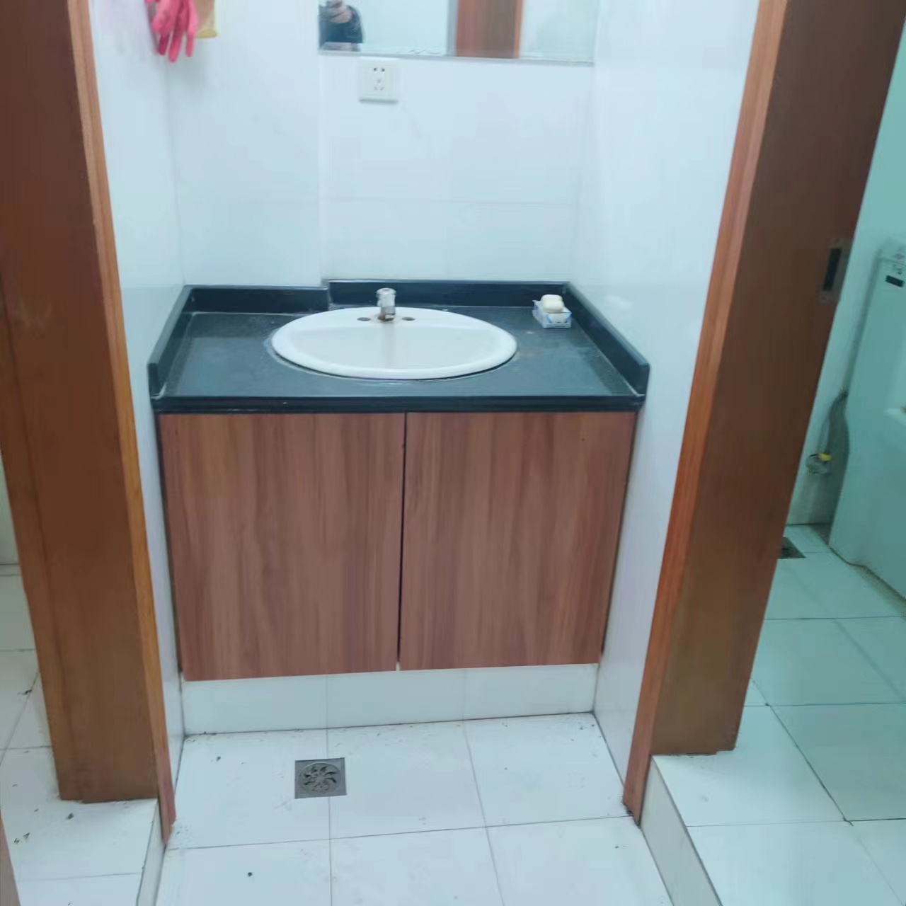 名都广场 3室1厅1卫 350m&sup2;