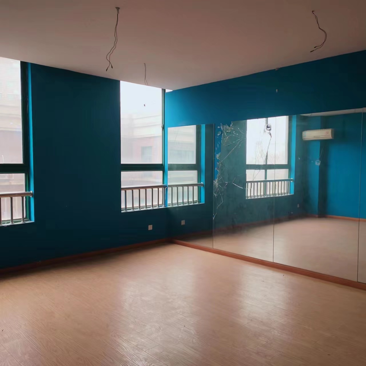 名都广场 1室1厅1卫 105m&sup2;