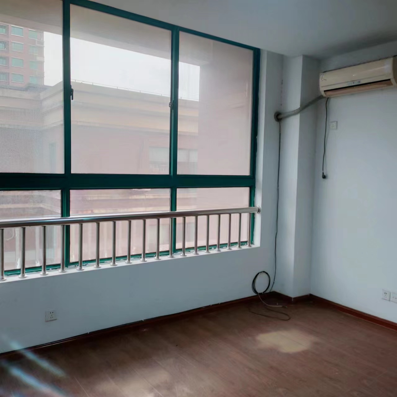 名都广场 1室1厅1卫 105m&sup2;