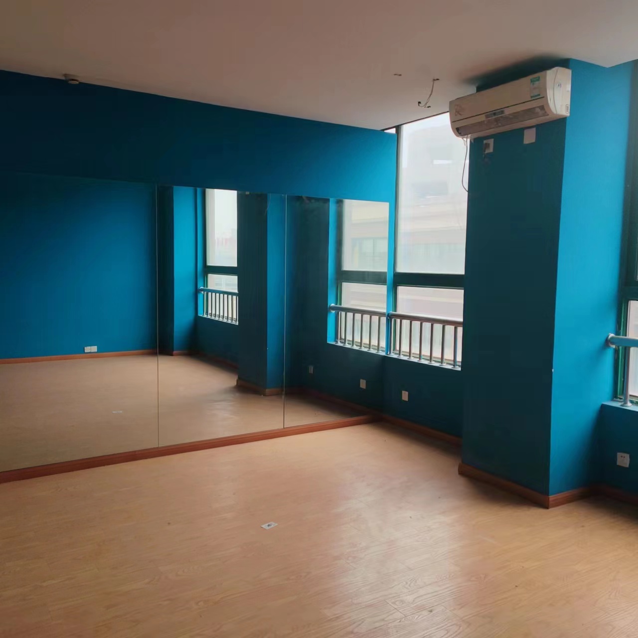 名都广场 1室1厅1卫 105m&sup2;