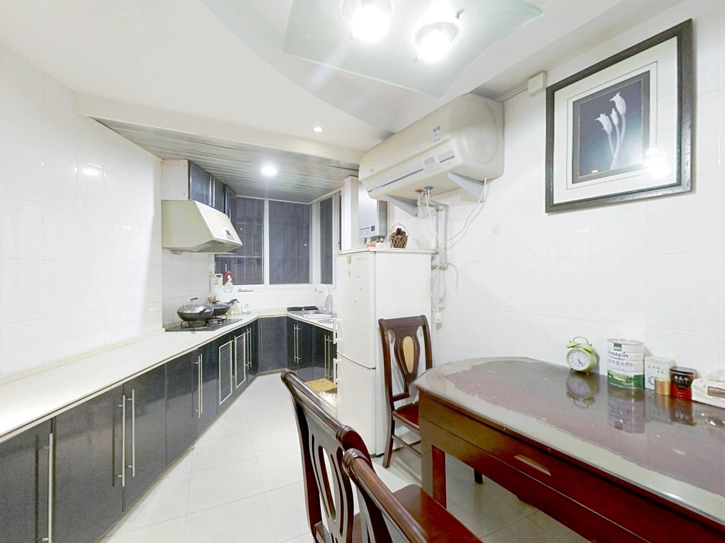 光明东村一期 3室2厅2卫 143.60m&sup2;