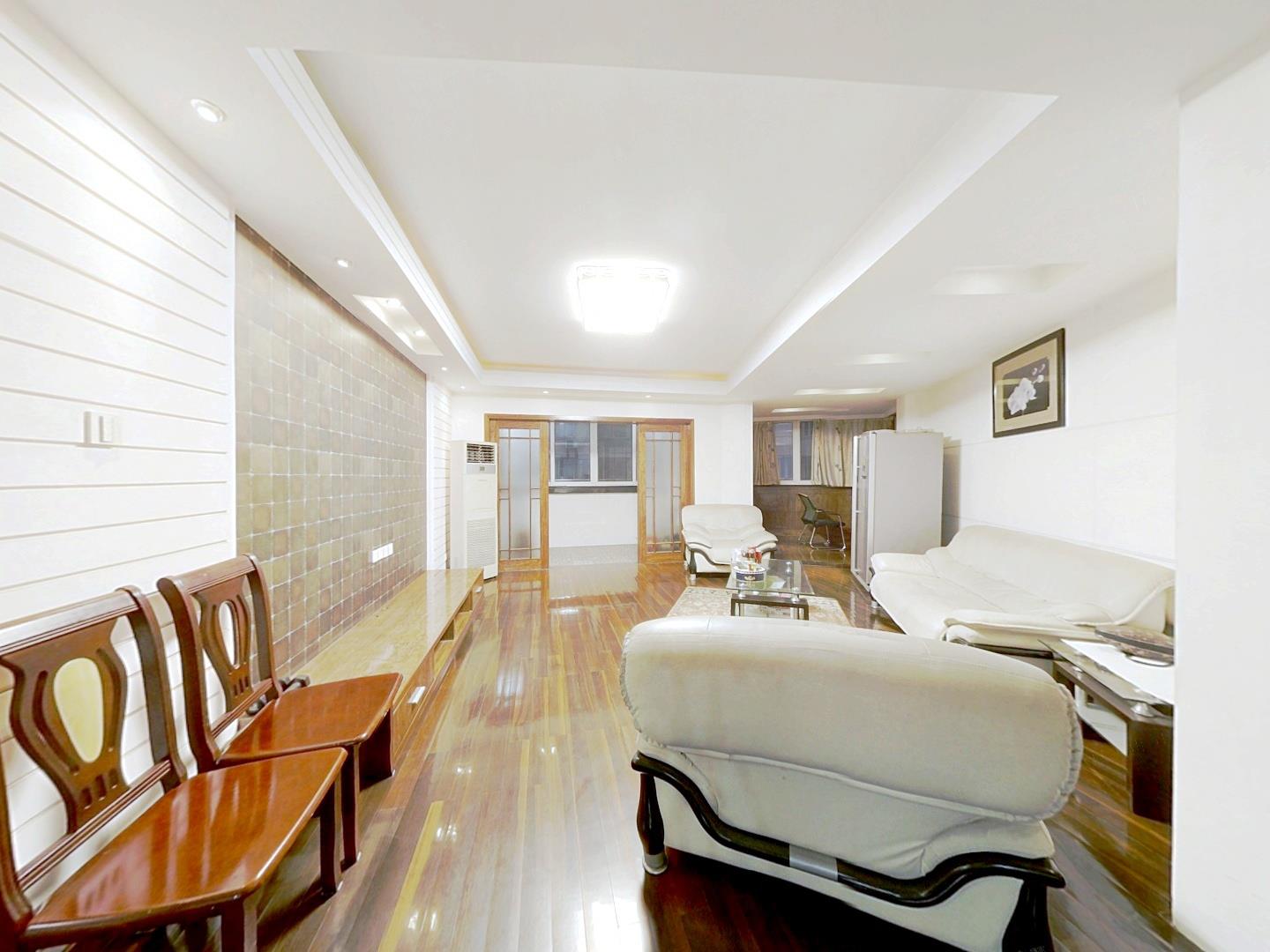 光明东村一期 3室2厅2卫 143.60m&sup2;