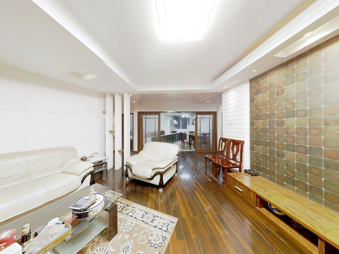 光明东村一期 3室2厅2卫 143.60m&sup2;