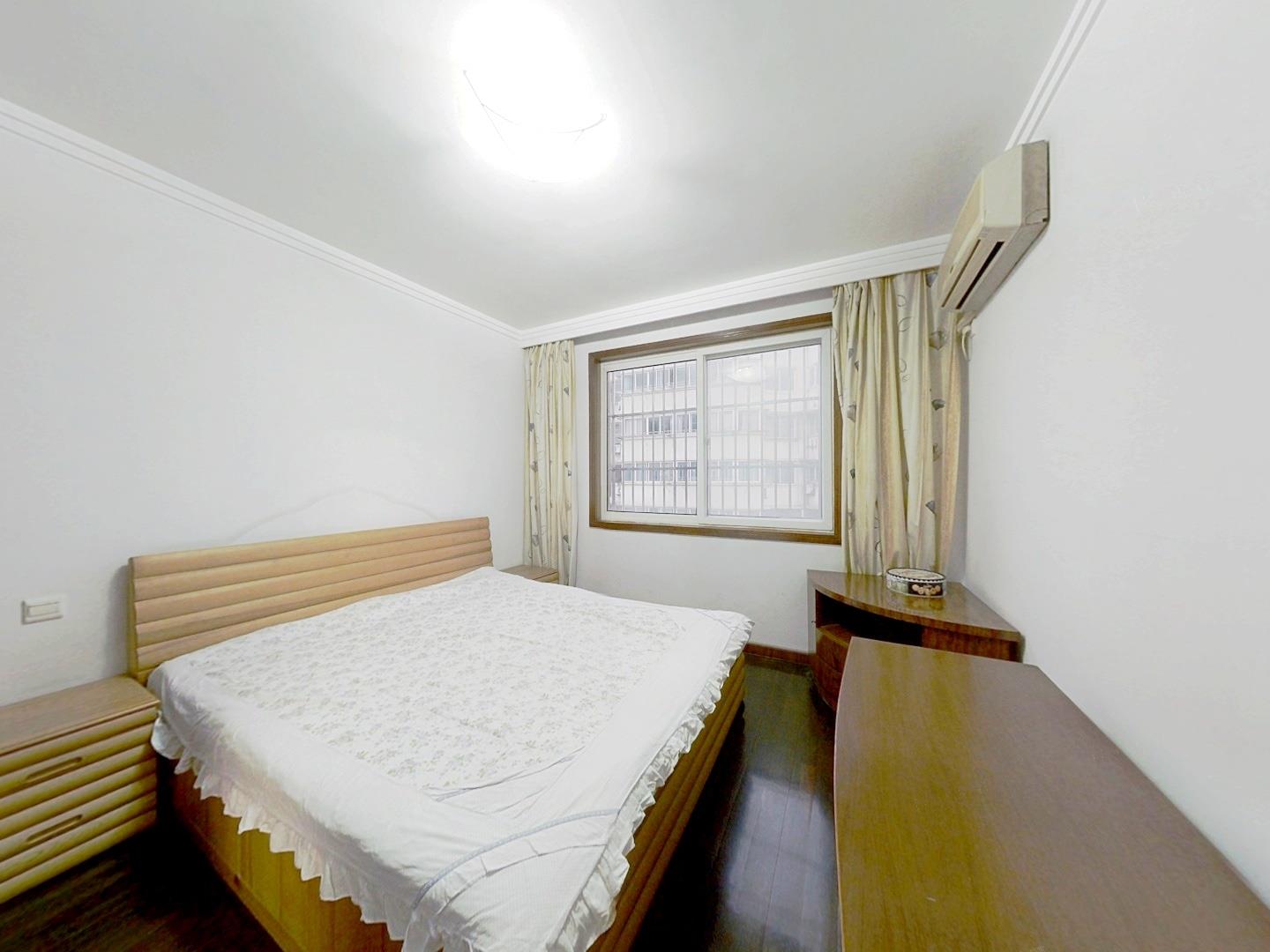 光明东村一期 3室2厅2卫 143.60m&sup2;