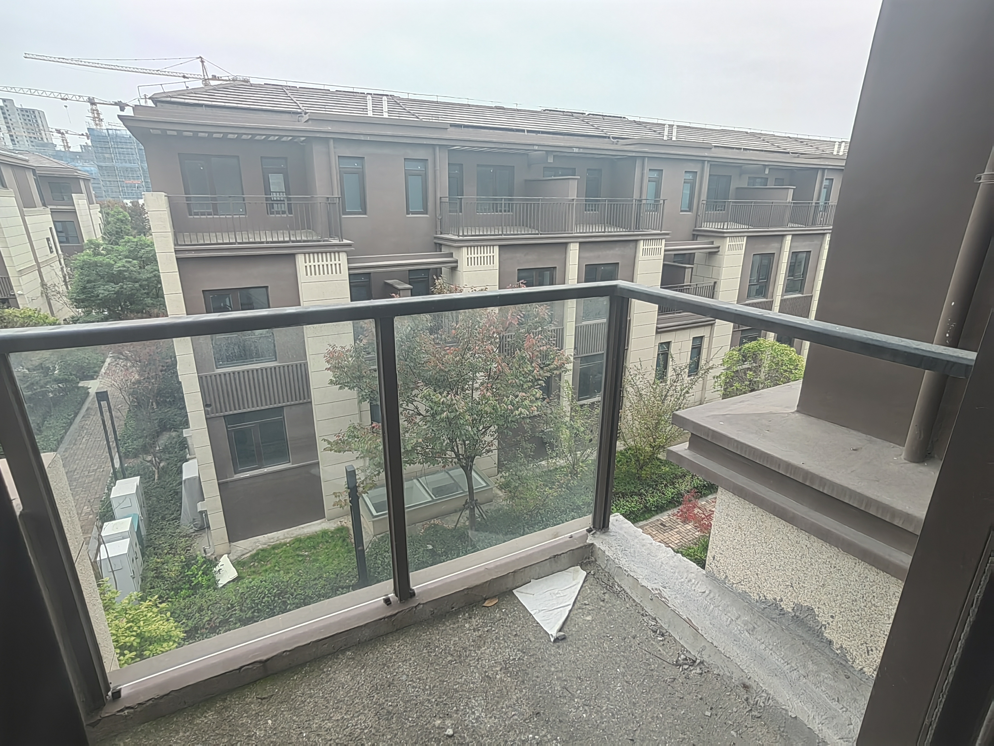 绿地新里城 2室2厅1卫 102.00m&sup2;