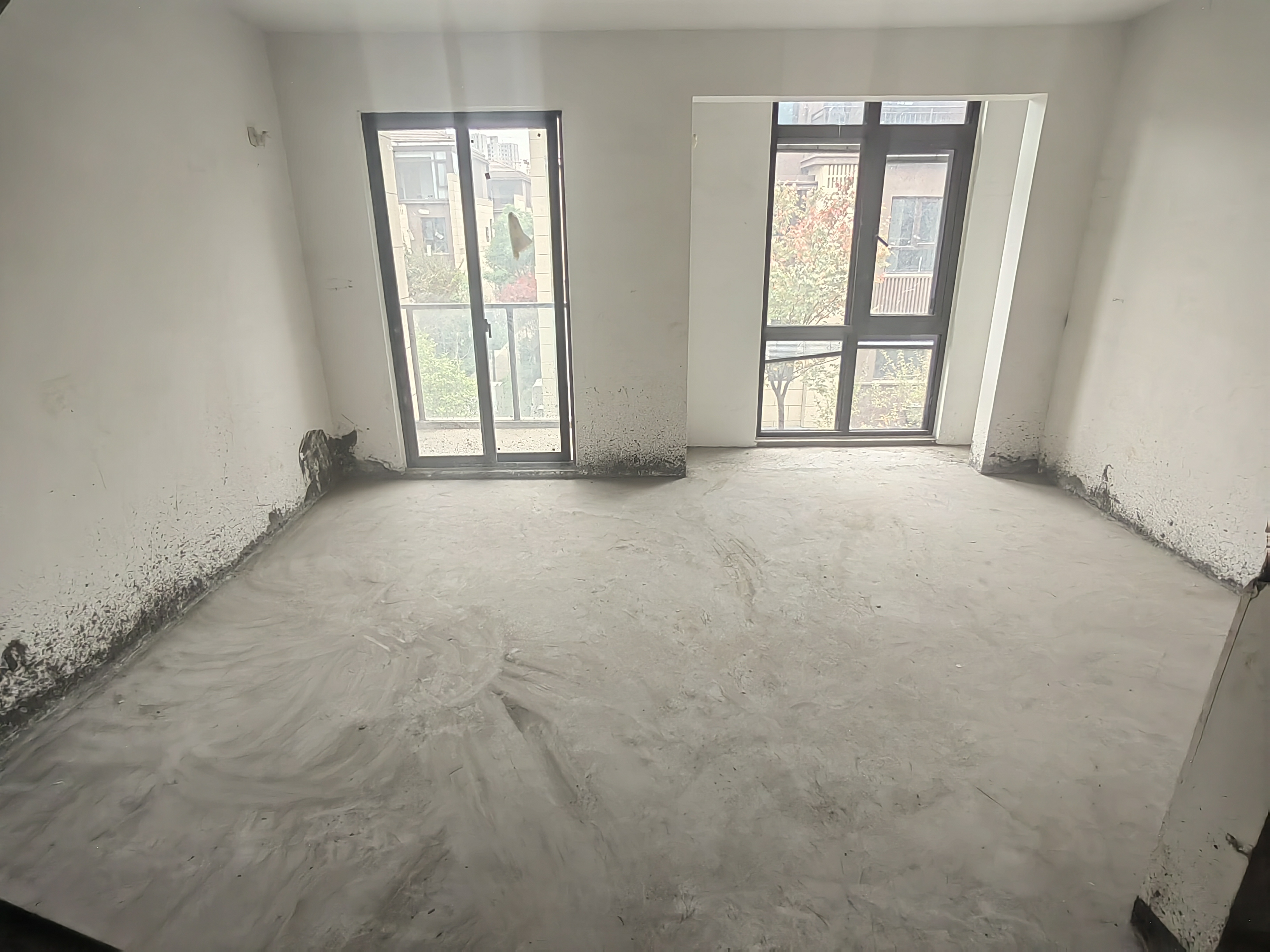 绿地新里城 2室2厅1卫 102.00m&sup2;
