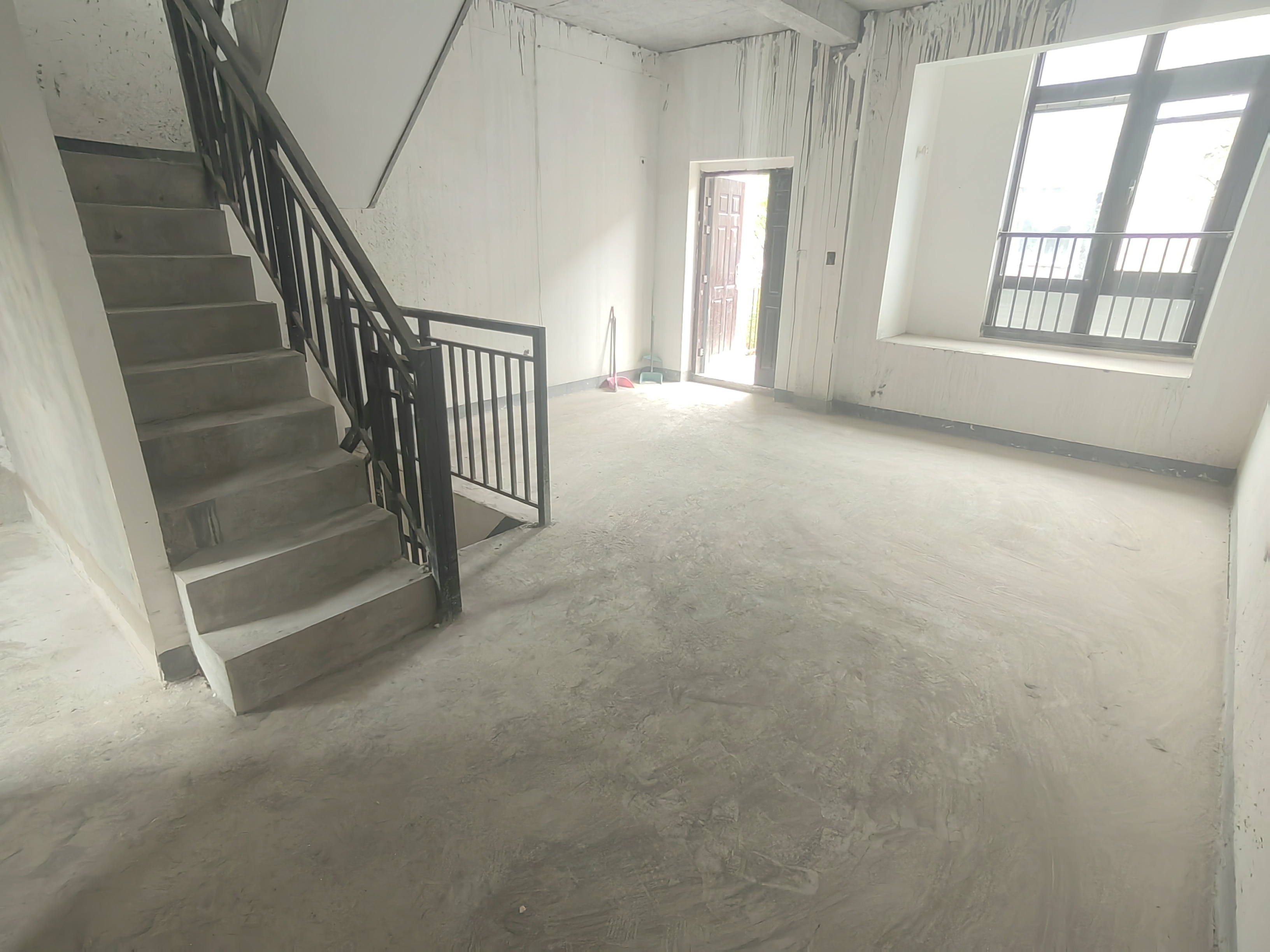 绿地新里城 2室2厅1卫 102.00m&sup2;