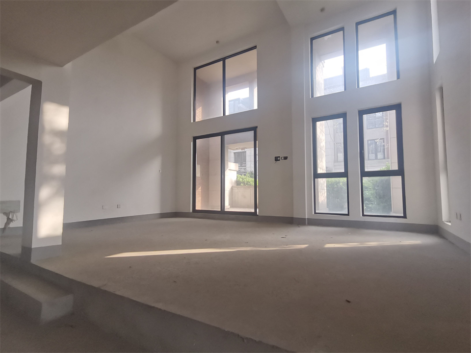 山水壹号 5室2厅4卫 267m²