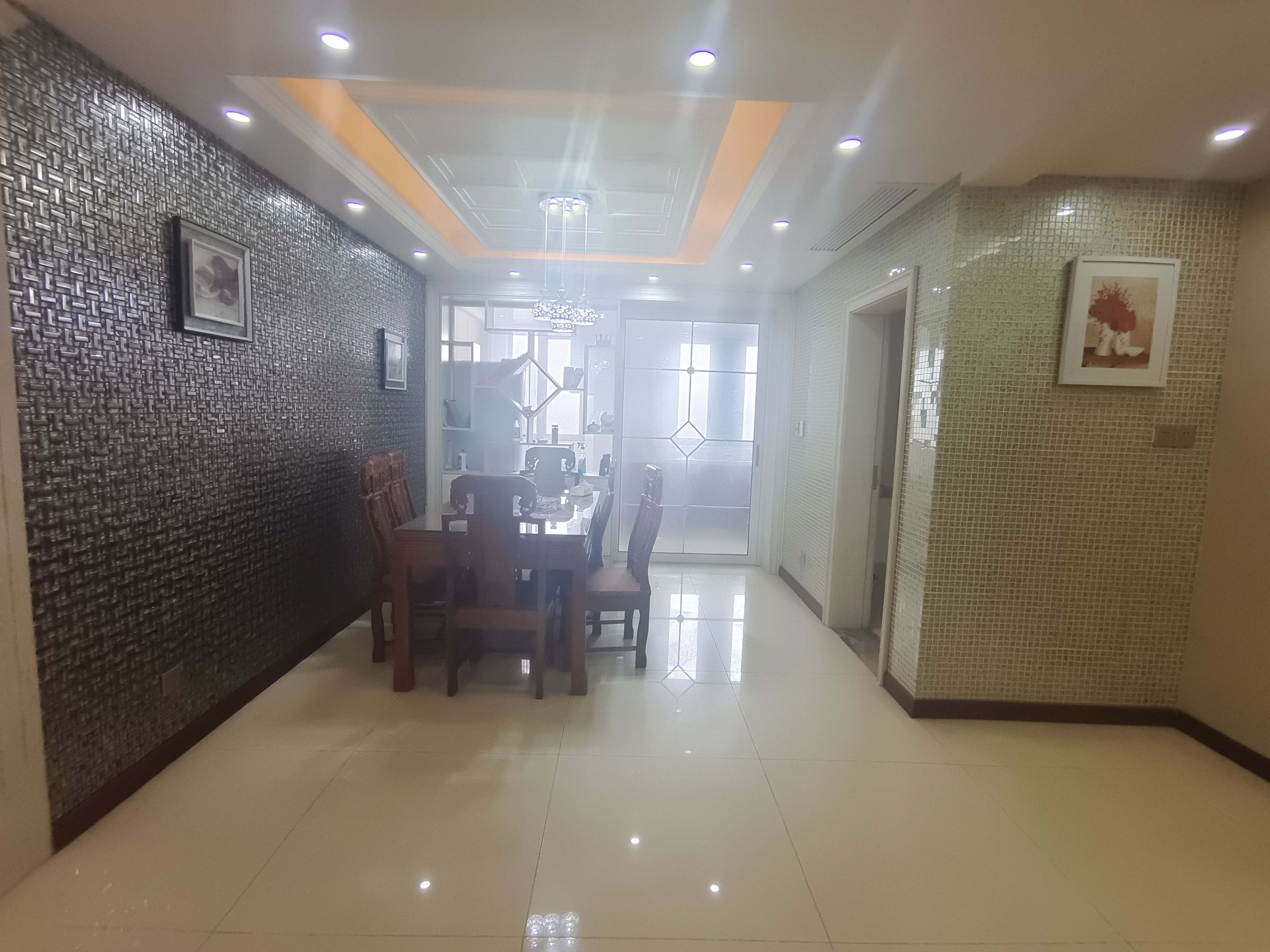 中港城皇家公寓 4室2厅2卫 159m²