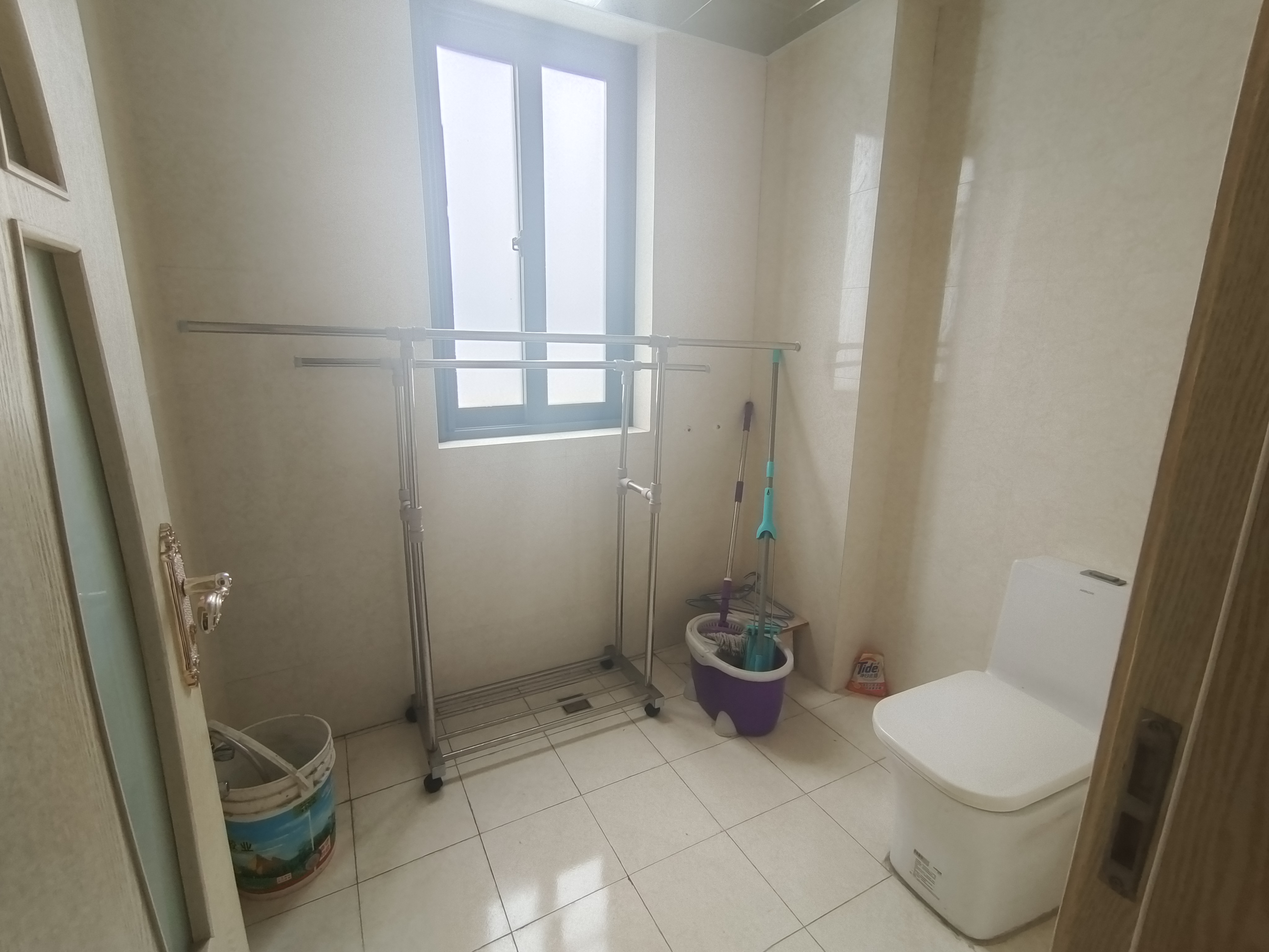 中港城皇家公寓 4室2厅2卫 159m²